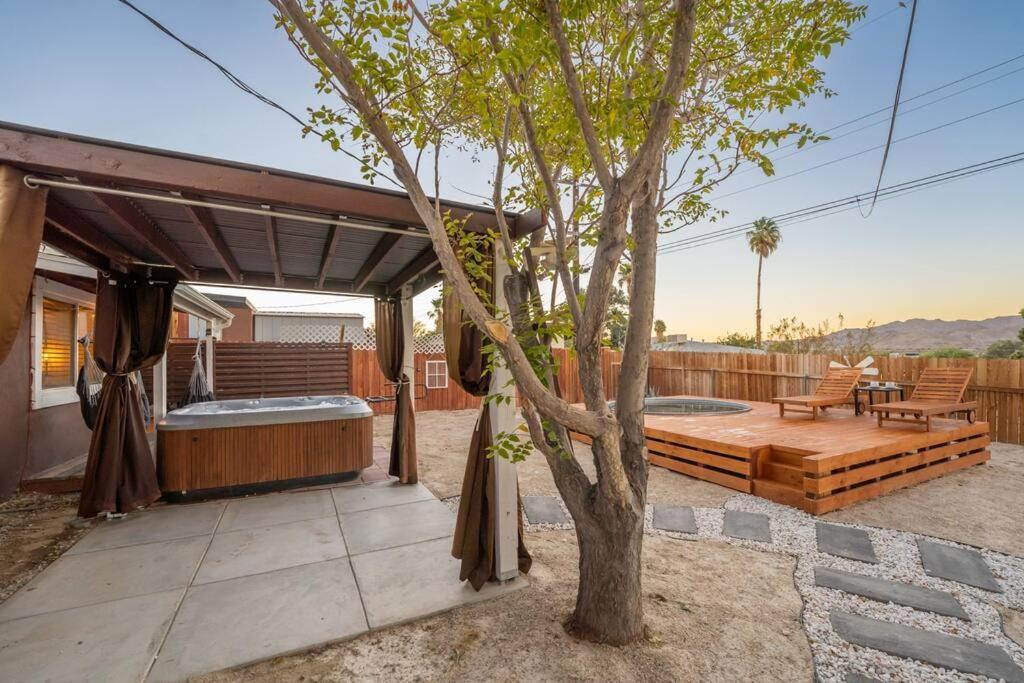 Palm Vista Retreat *Hot Tub/Cowboy Pool/Hammocks* Villa Джошуа Три Екстериор снимка