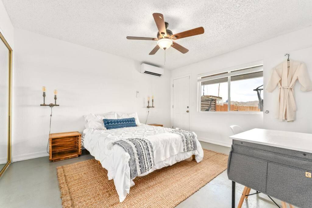 Palm Vista Retreat *Hot Tub/Cowboy Pool/Hammocks* Villa Джошуа Три Екстериор снимка
