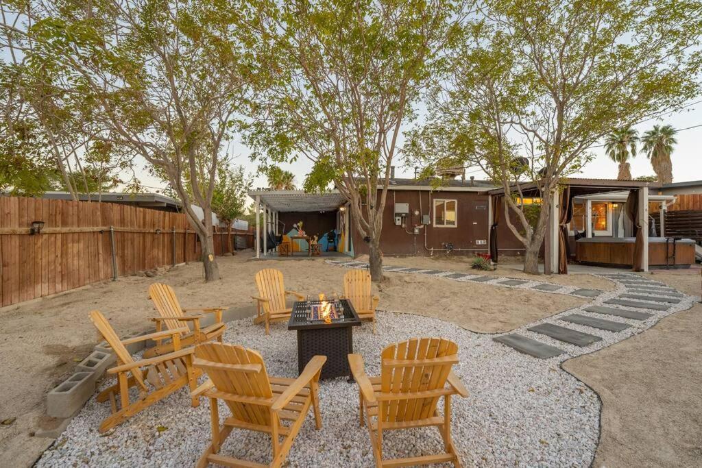 Palm Vista Retreat *Hot Tub/Cowboy Pool/Hammocks* Villa Джошуа Три Екстериор снимка
